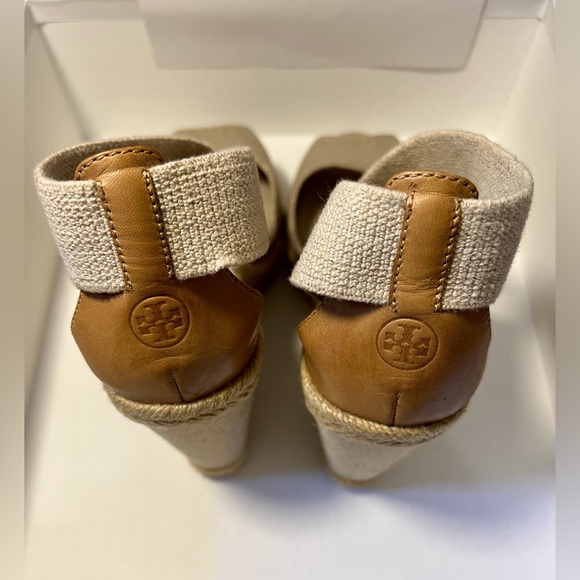 Tory Burch wedged heel, natural honey color - Picture 3 of 7